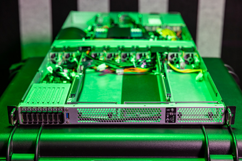 ASRock Rack 1U4G ROME Green Lit