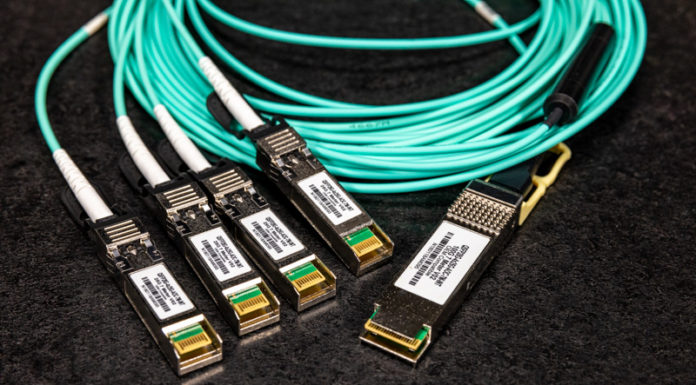 What is a Active Optical Cable (AOC)? SFP28 QSFP28 Breakout AOC Active Optical Cable