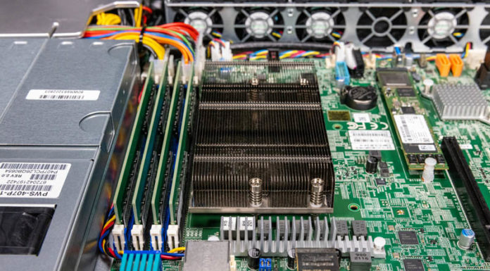 Supermicro SYS-510T-MR Review 1U Intel Xeon E-2300 Server Supermicro SYS 510T MR Memory And CPU Heatsink Offset