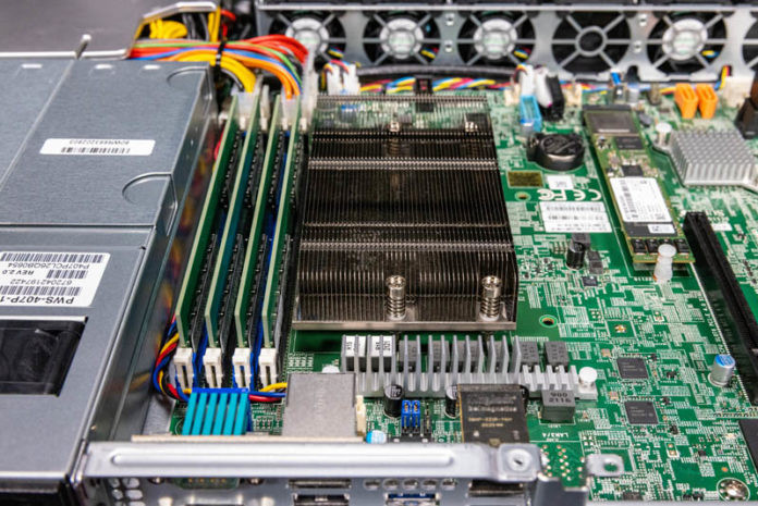 Supermicro SYS 510T MR Memory And CPU Heatsink Offset