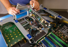 Supermicro Hyper-E 2U Hands-On Supermicro Hyper E SYS 220HE FTNR Tool Less Riser