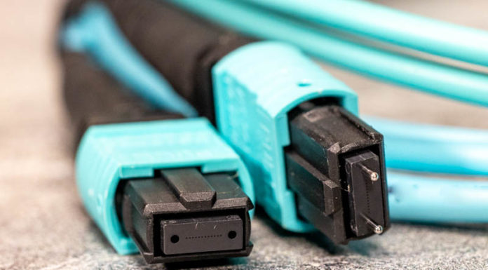 MPO MTP Male and Female Connector Differences MPO MTP Male Female Connectors Right Facing 2