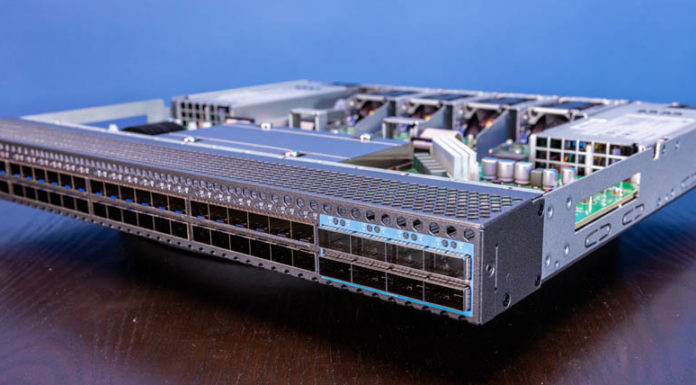 FS S5860-48SC Review 48x 10GbE SFP+ and 8x 100GbE SFP28 Switch FS FS S5860 48SC Front QSFP28 Side Cover