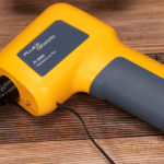 Fluke FiberInspector Pro FI 3000 On Side With LED Light