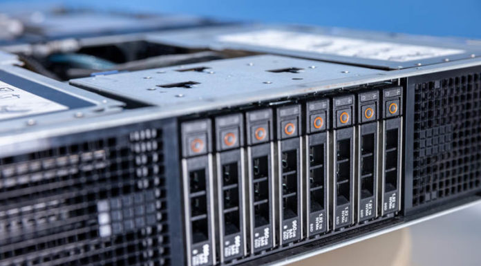 Dell EMC PowerEdge R750xa Review Low Density Acceleration Dell EMC PowerEdge R750xa NVMe Storage