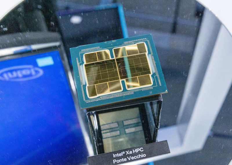 Intel Vision 2022 Ponte Vecchio Top 2