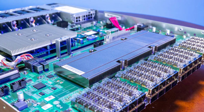 FS N8560-32C 32x 100GbE Switch Review FS N8560 32C Broadcom Trident 3 X7 BCM56870