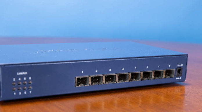 Cheapest 10GbE 8-port Switch TP-Link TL-ST1008F Review TP Link TL ST1008F External Ports Angle 1