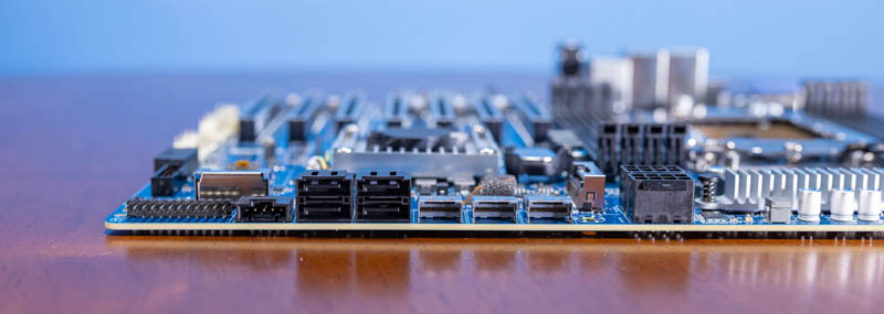 Gigabyte MC62 G40 7x PCIe Slots