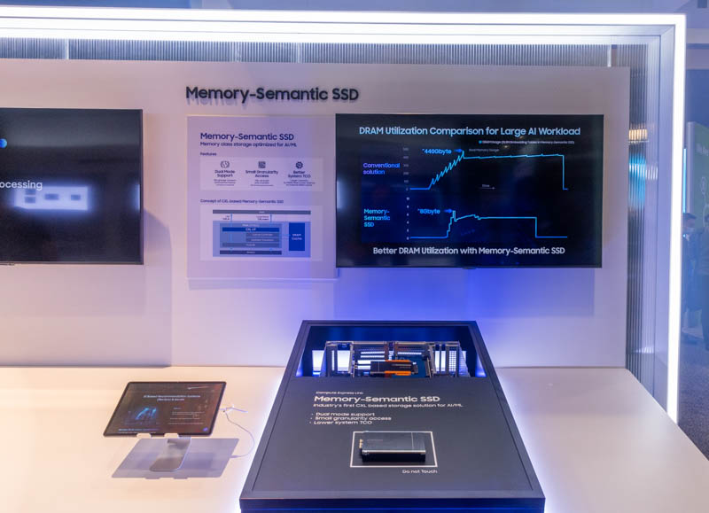 Samsung Memory Semantic SSD FMS 2022 Display 3