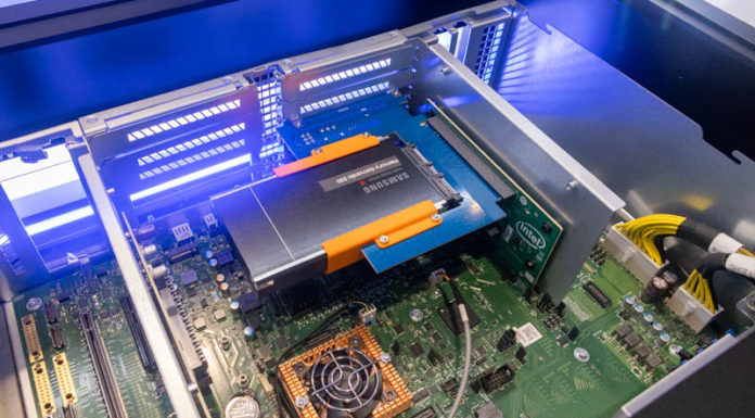 Samsung Memory-Semantic CXL SSD at FMS 2022 Powered by AMD-Xilinx Samsung Memory Semantic SSD FMS 2022 In System 2