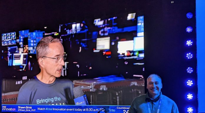 Intel Innovation 2022 Keynote Day 1 Awesome Silicon Photonics Demo Intel Innovation Keynote 2022 Cover 1