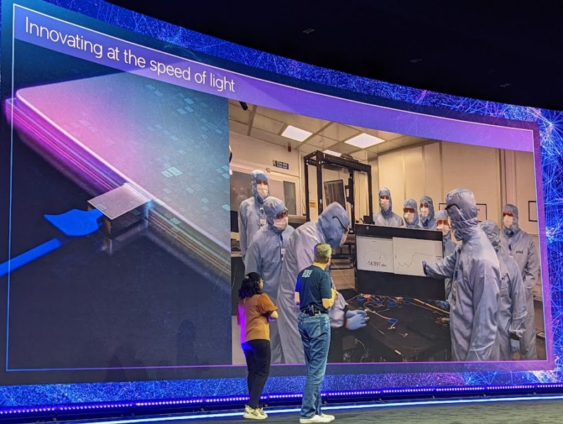 Intel Silicon Photonics Demo Innovation 2022
