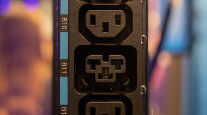 Eaton C39 Combines C13 and C19 PDU Outlets at OCP 2022 Eaton Rack PDU G3 And G4 OCP Summit 2022 1 2