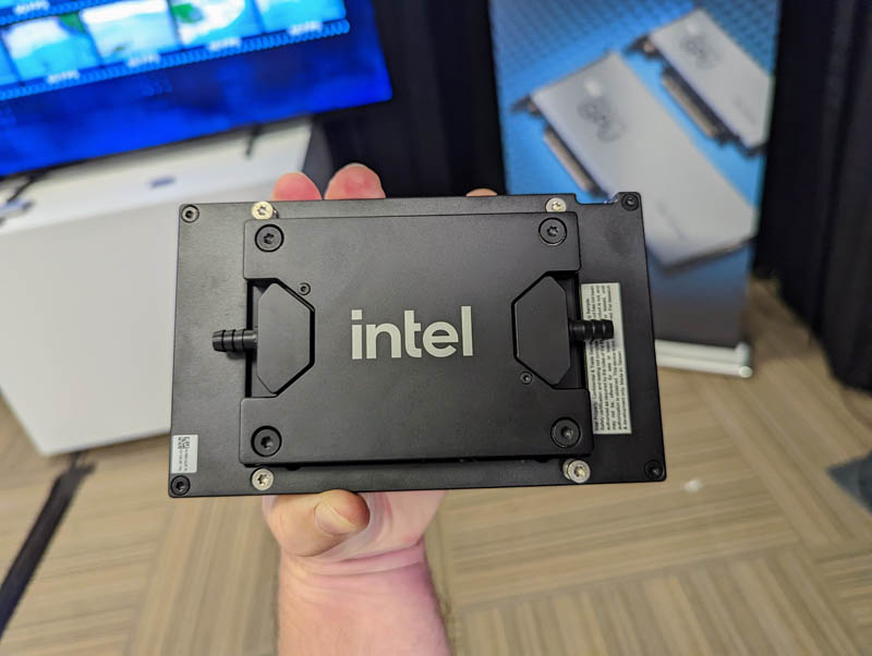 Intel Ponte Vecchio Liquid Cooled Package In Hand Innovation 2022
