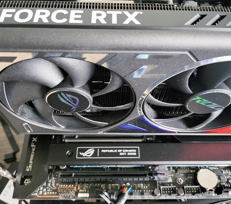 ASUS ROG Strix 4090 OC PCIe Slot Space