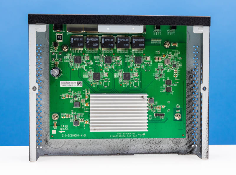 QNAP QSW 1105 5T Internal Overview