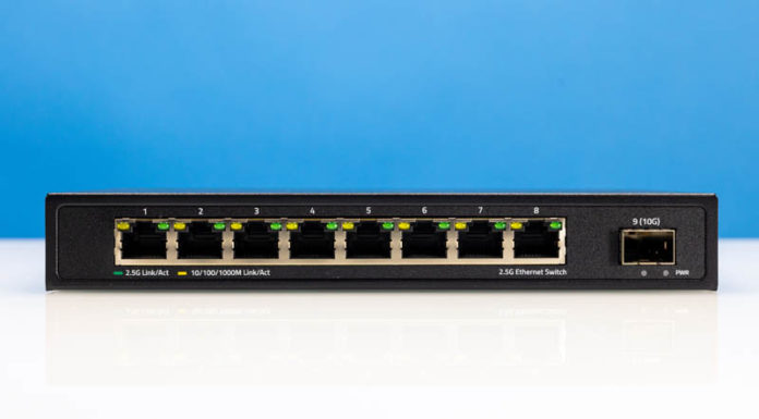 Horaco 8-port 2.5GbE and 1-port 10GbE Sub $100 Switch Review Horaco 8x 2.5GbE 1x 10GbE Switch Front