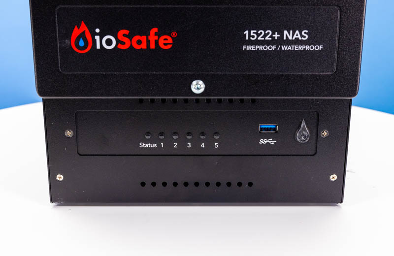 IoSafe 1522 Plus NAS Front USB Status And Power