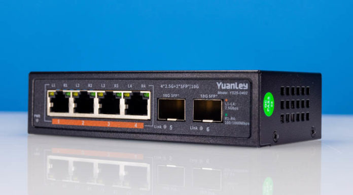 YuanLey YS25-0402 Fanless 4-port 2.5GbE 2-port 10GbE Switch Review YuanLey YS25 0402 SFP Ports Front