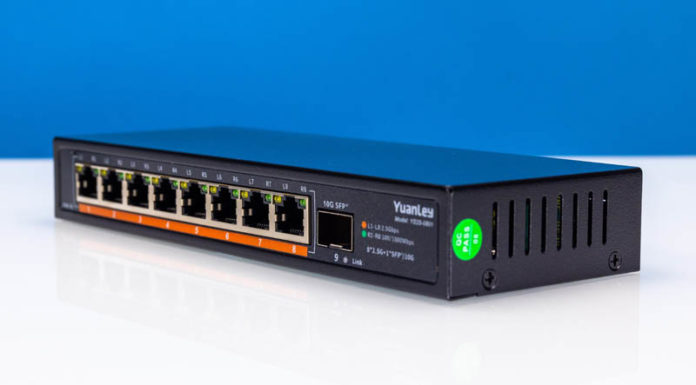 YuanLey YS25-0801 8-port 2.5GbE 1-port 10GbE Switch Review YuanLey YS25 0801 Angle