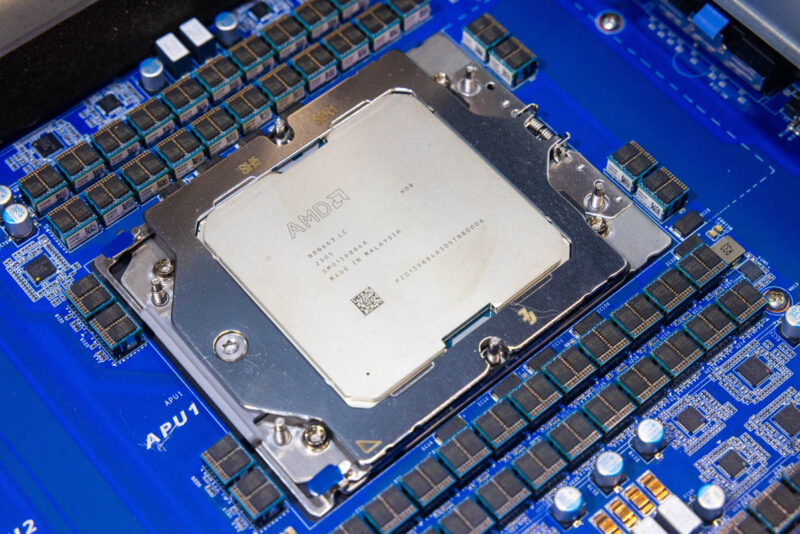 Gigabyte G383 R80 AMD MI300A in SH5 LGA6096 Socket 1