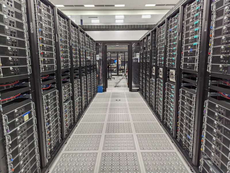 Intel Testing Site In Oregon December 2022 Racks Of Xeon Systems 1