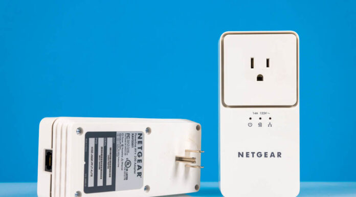 Over a Decade Later Powerline Networking Still Sucks Netgear Powerline AV200 XAV2502 1
