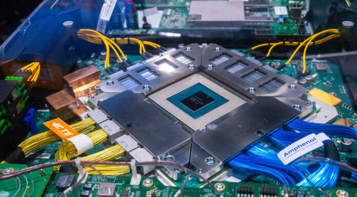 Wistron 800GbE and 2.5GbE PoE Switches at OCP Summit 2023 Wistron 32x 800GbE OSFP And 64x 400GbE Optical SN Switch Broadcom Tomahawk 5 At OCP Summit 2023 2