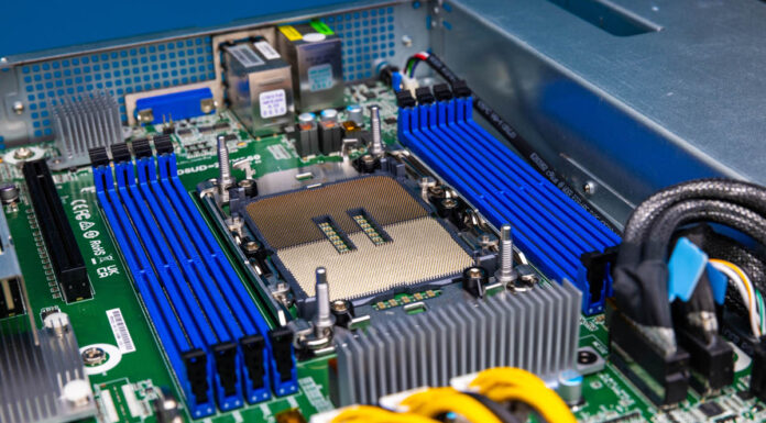 ASRock Rack 1U8S4E-EGS/2T Review 1P Intel Xeon Server ASRock Rack 1U8S4E EGS 2T CPU Socket And DIMMs 1