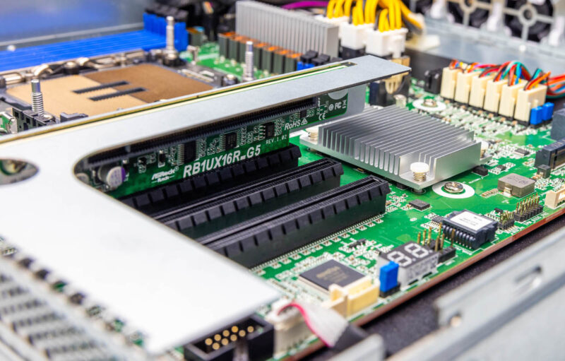 ASRock Rack 1U8S4E EGS 2T PCIe Gen5 X16 Riser