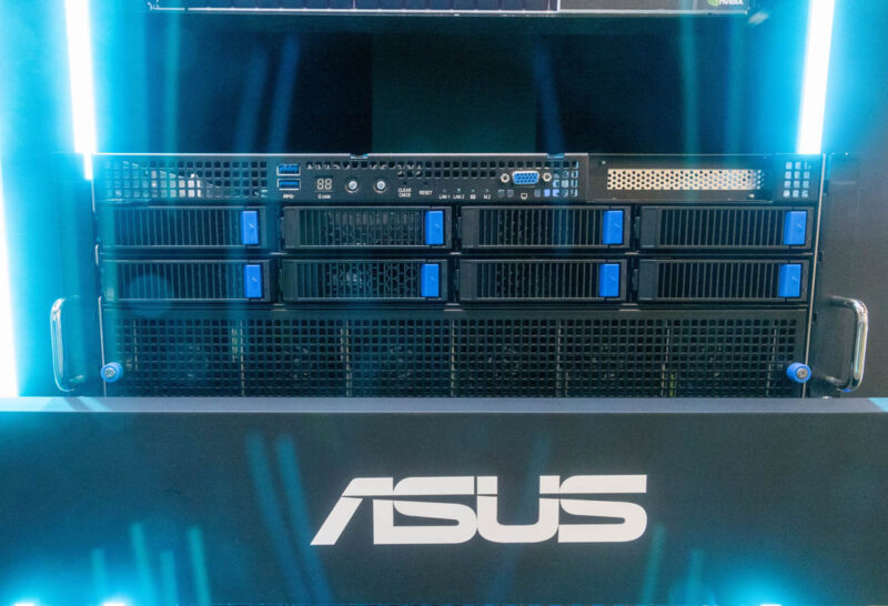 Servidor ASUS ESC8000 E11 4U PCIe 2 GPU