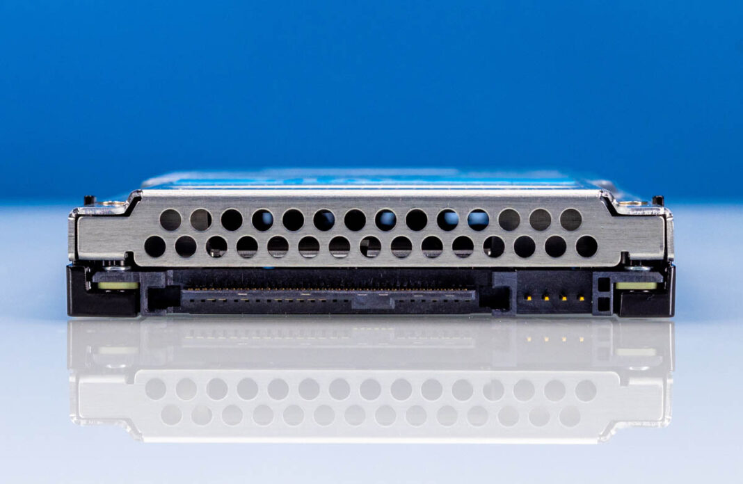 kioxia-cm7-pcie-gen5-nvme-ssd-review