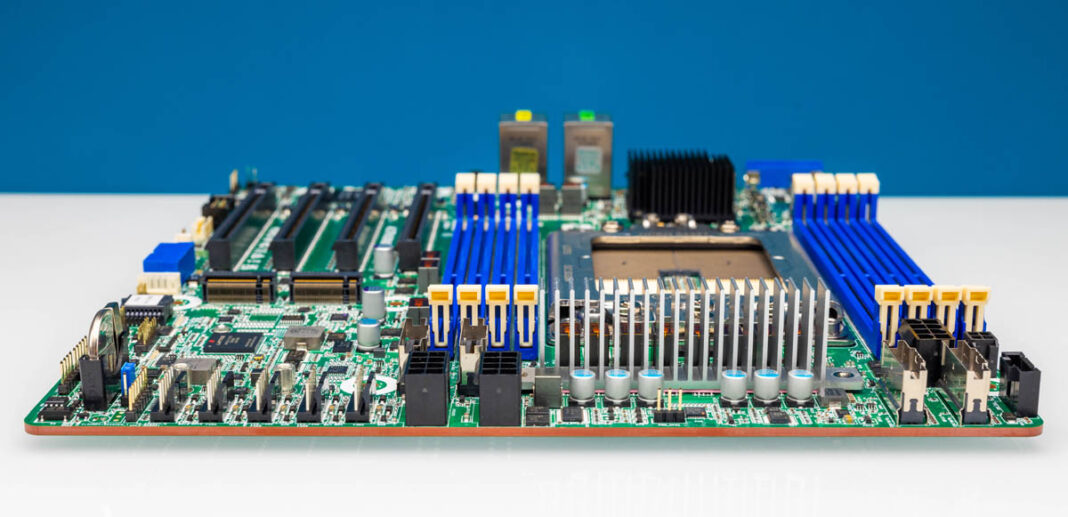 ASRock Rack ALTRAD8UD-1L2T Review This is the Ampere Arm Motherboard ...