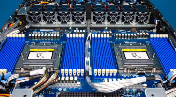 Gigabyte R183-Z95 Review Dual AMD EPYC Server with a EDSFF Twist Gigabyte R183 Z95 CPU Sockets 5