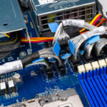 Gigabyte R183 Z95 PCIe Gen5 Cables Right 1