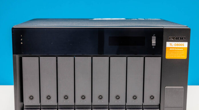 QNAP TL-D800S Review An 8-Bay SATA JBOD DAS QNAP TL D800S Front 2