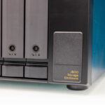 QNAP TL D800S Front USB Plugs 1