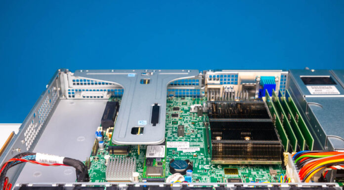 Supermicro SYS-511R-M Intel Xeon E-2488 1U Server Review Supermicro SYS 511R M Internal Overview