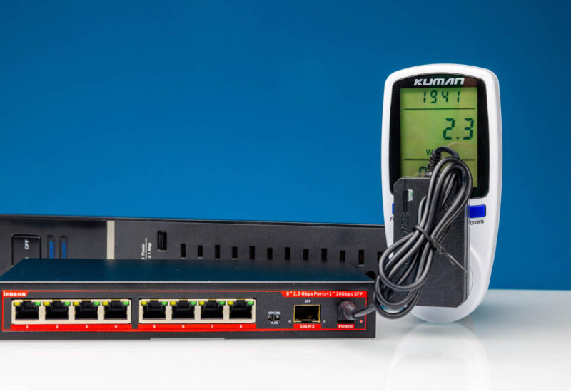 IenRon 8 Port 2.5GbE 1 Port 10GbE Switch Idle Power