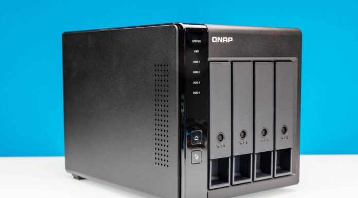 QNAP TR-004 USB RAID Enclosure Review QNAP TR 004 Front Angle