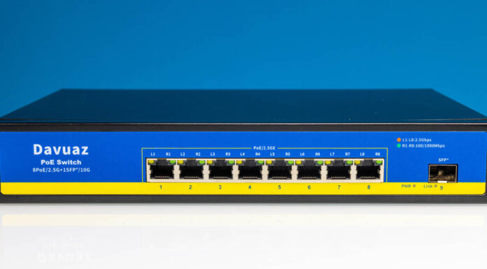 Davuaz Da-K9801WP Review 8-port 2.5GbE Switch with PoE Davuaz Da K9801WP Front
