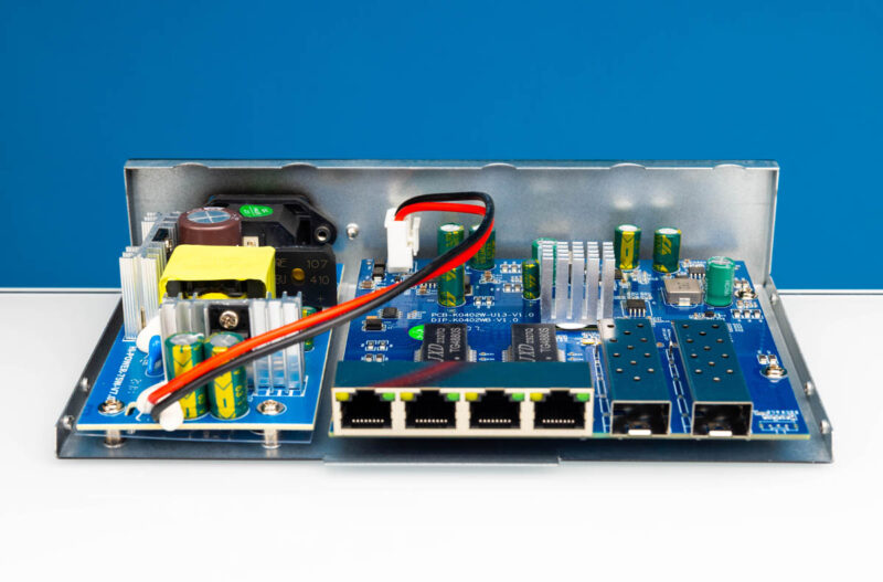 Nicgiga S25 0402P Internal Ports 2