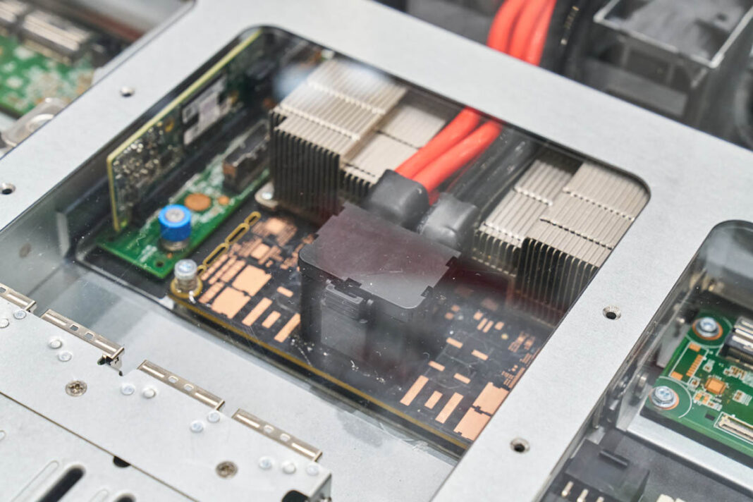 Inventec Artemis 1U and 2U NVIDIA GB200 Systems Shown