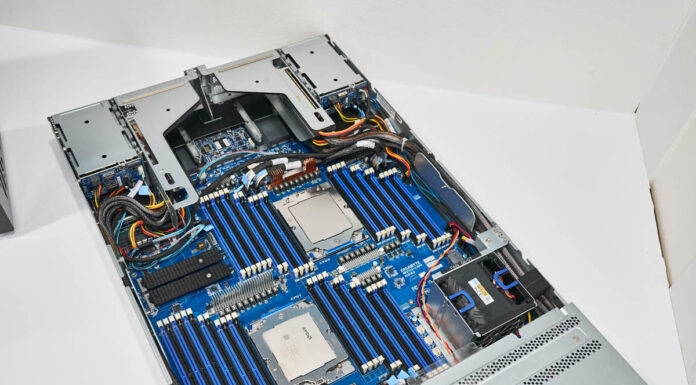 48 DDR5 Memory Slots Twisting to Fit in a 2U Server Gigabyte R283 ZK0 5