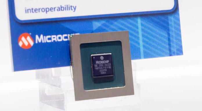 Microchip SMC 2×00 CXL Memory Controller Powers Cool Devices Microchip SMC 2x00 CXL Memory Controller At FMS 2024 2