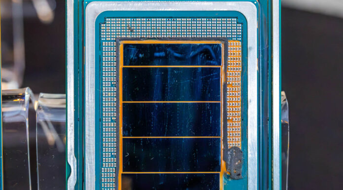 Intel Xeon 6+ SKU List and Value Analysis: Clearwater Forest Runs Wide Intel Xeon 6 Clearwater Forest Close