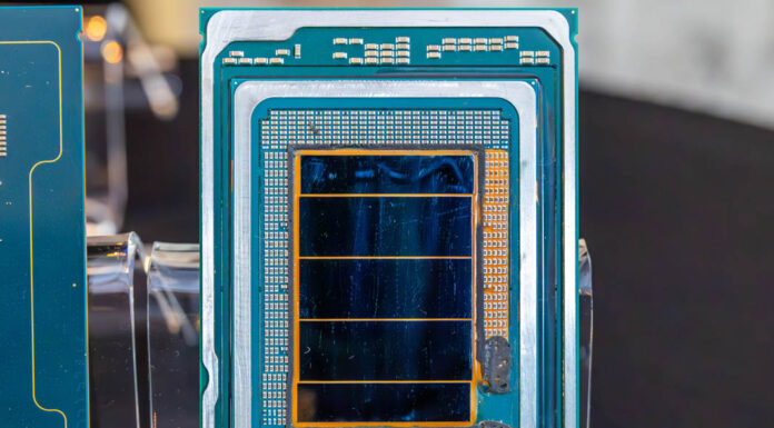 Intel Xeon Clearwater Forest with 288 Cores on Intel 18A at Hot Chips 2025 Intel Xeon Clearwater Forest