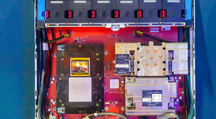 HPE ProLiant DL384 Gen12 NVIDIA GH200 NVL2 Arm Server Shown HPE ProLiant DL384 Gen12 NVIDIA GH200 NVL2 At OCP 2024 4