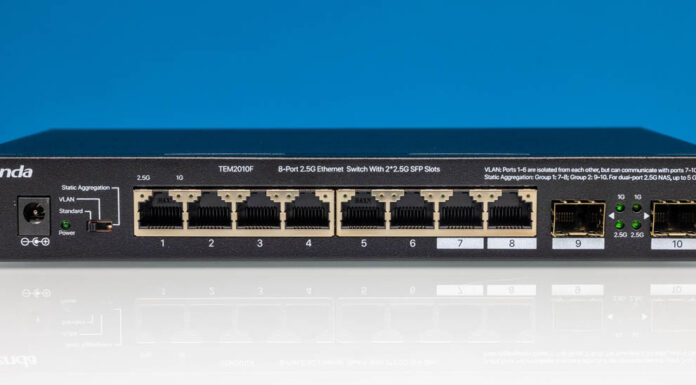 Tenda TEM2010F 8-port 2.5GbE and 2-port SFP Switch Review Tenda TEM2010F Front